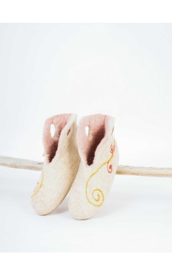 Malo Botties/Ecru and pink-silk cord Malo Botties/Ecru and pink-silk cord