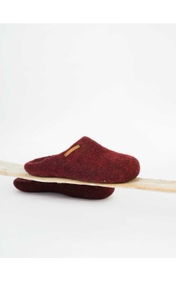 Basic/Slip Ons/Red