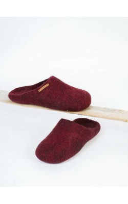 Basic/Slip Ons/Red Basic/Slip Ons/Red