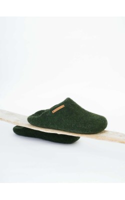 Basic/Slip Ons/Green